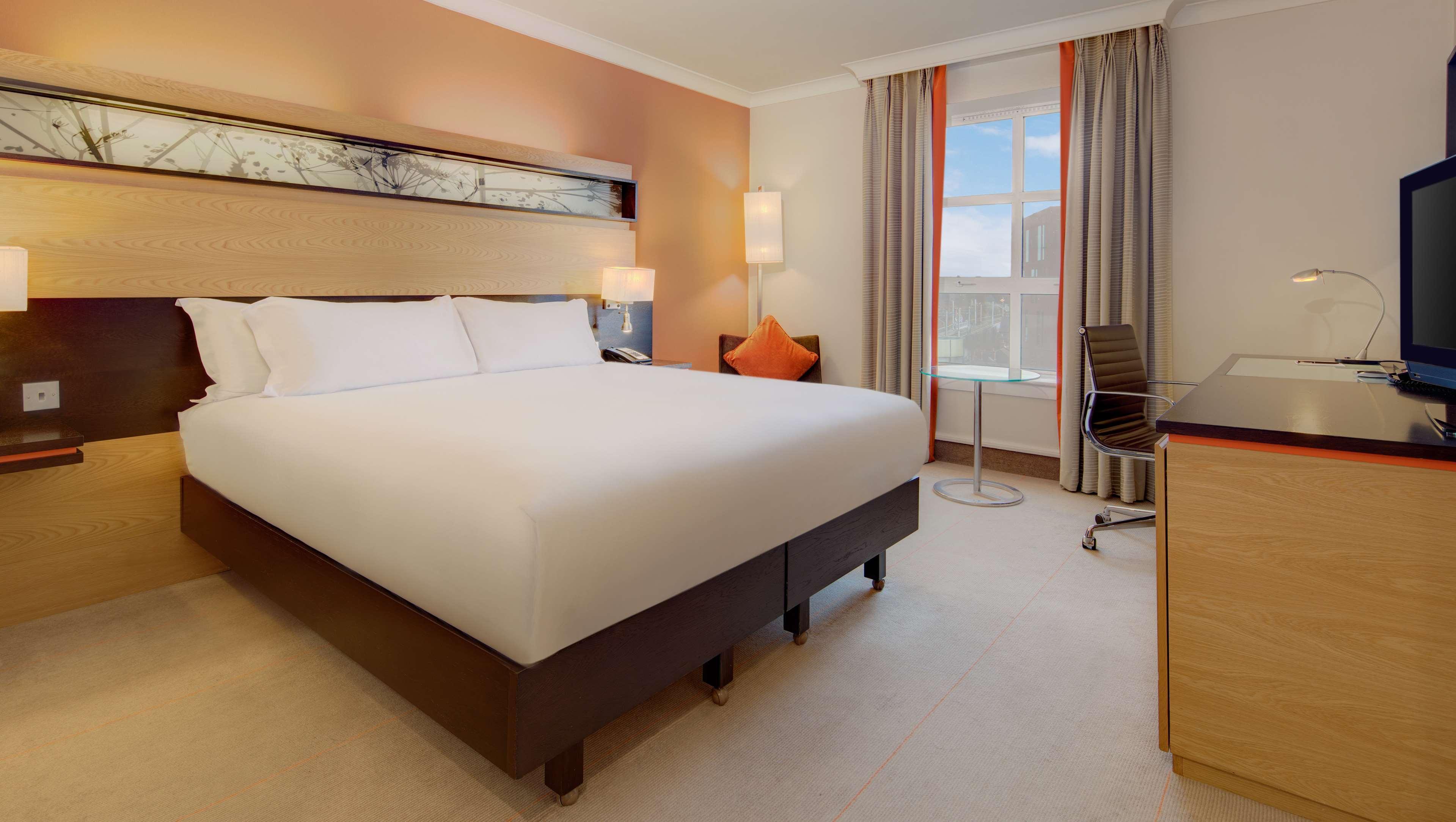 Отель Hilton Дублин Экстерьер фото
