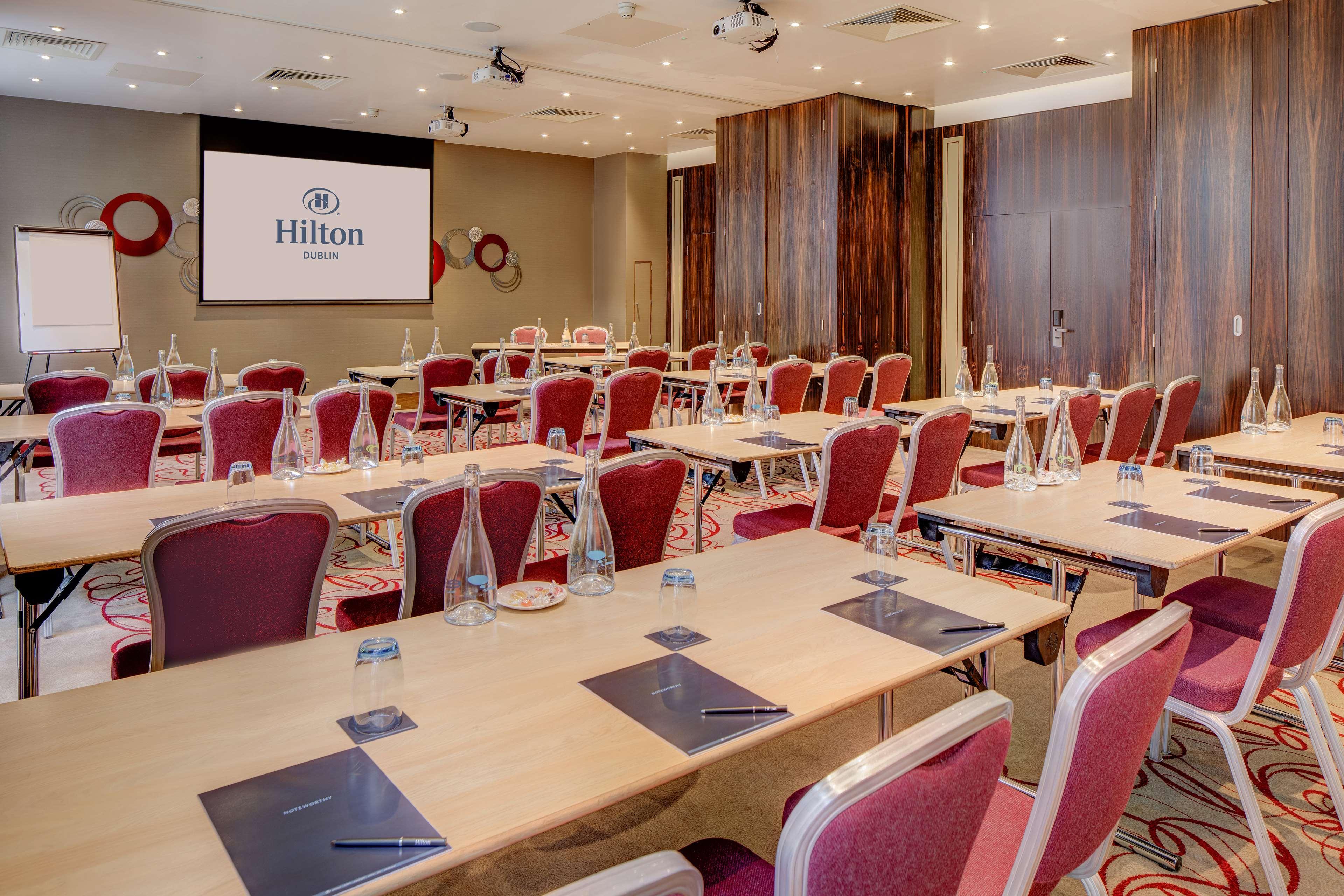 Отель Hilton Дублин Экстерьер фото