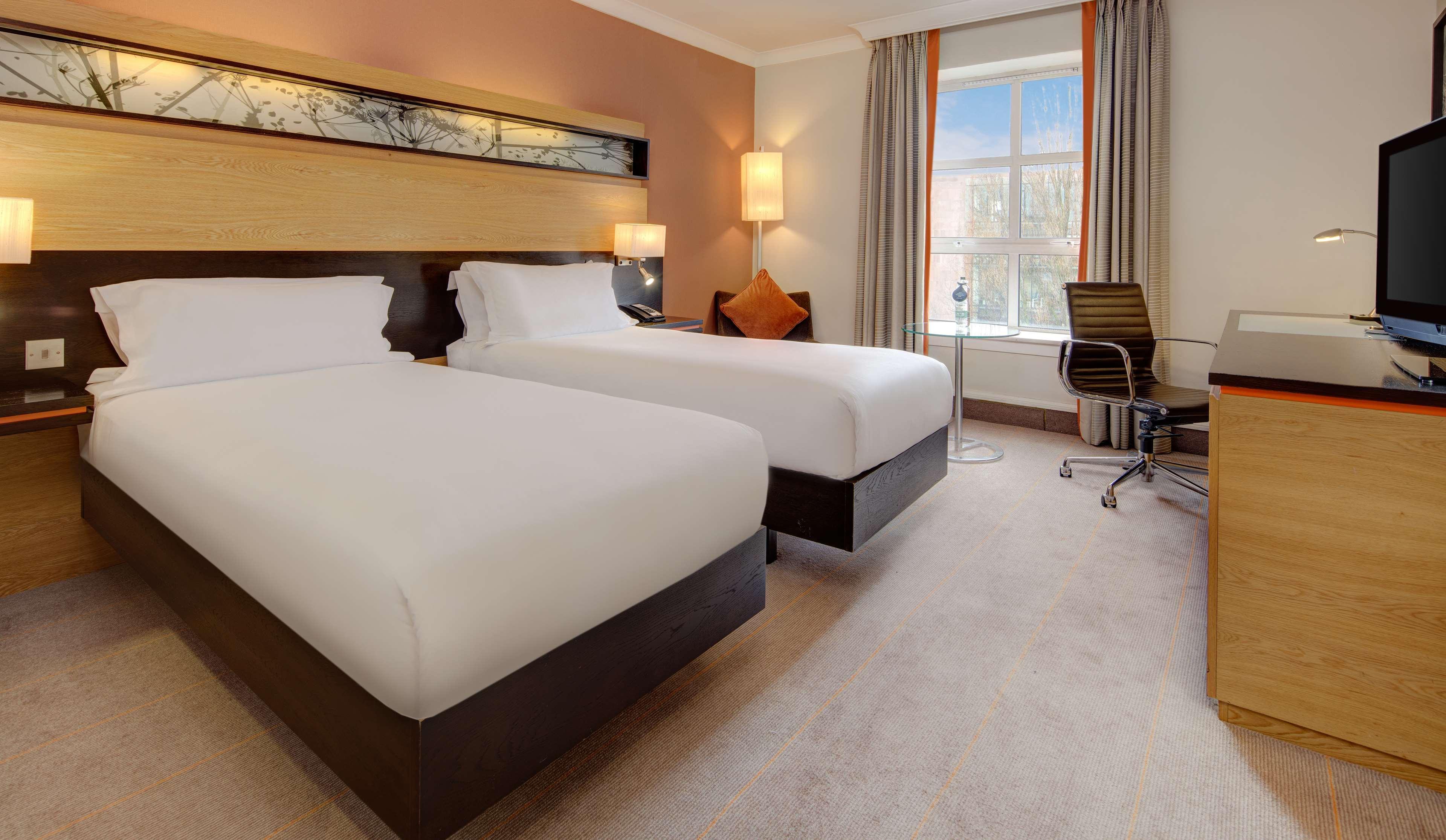Отель Hilton Дублин Экстерьер фото
