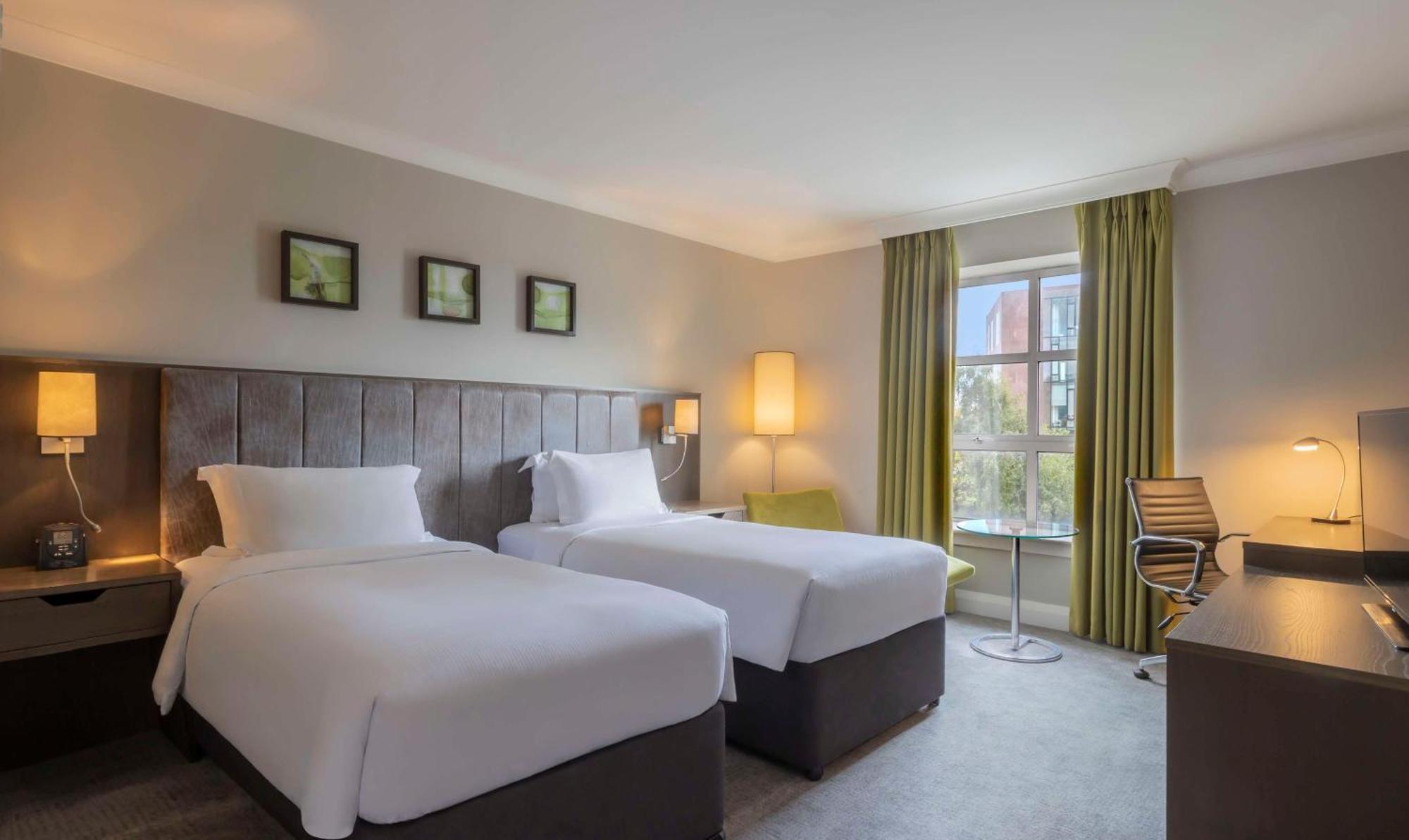 Отель Hilton Дублин Экстерьер фото