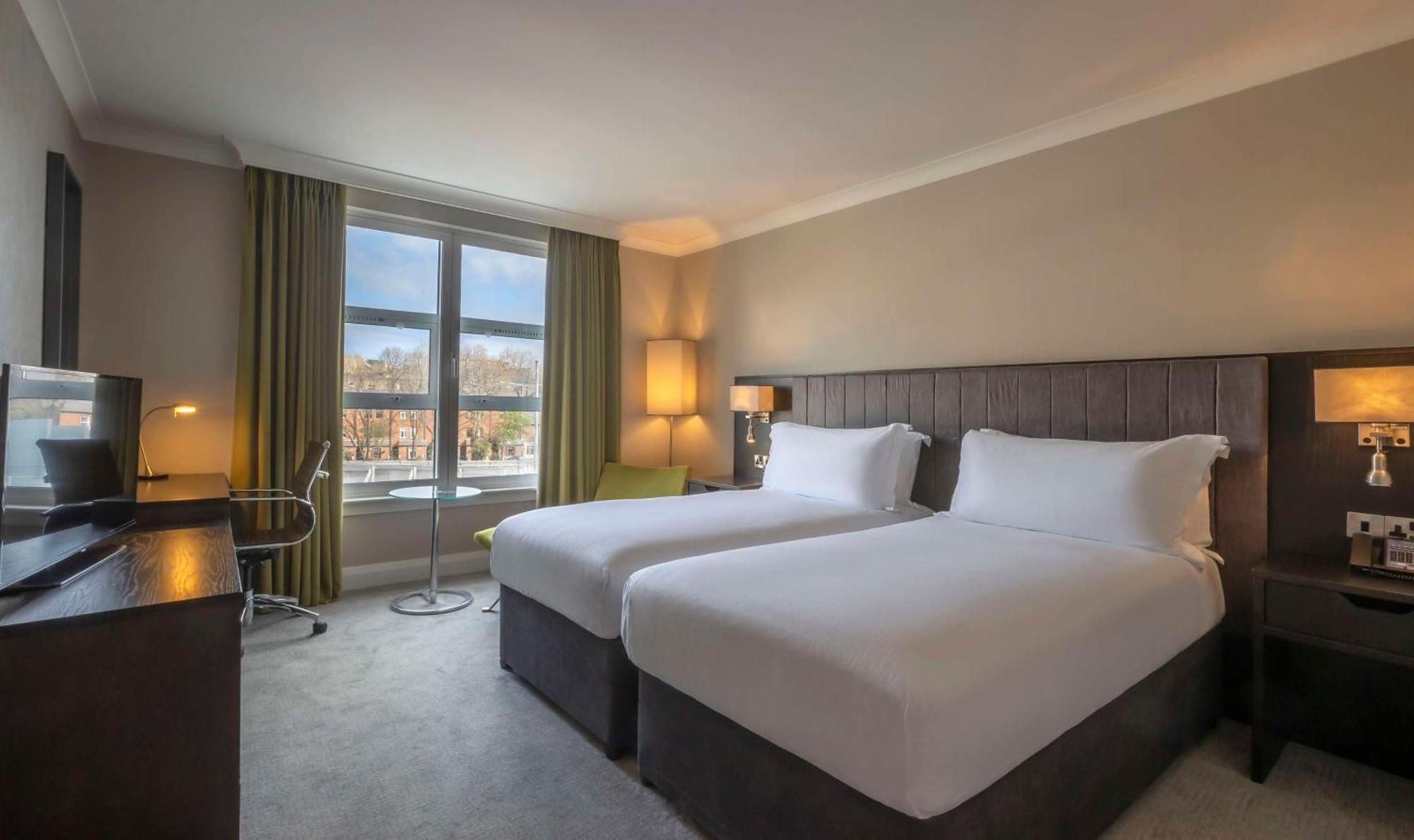 Отель Hilton Дублин Экстерьер фото